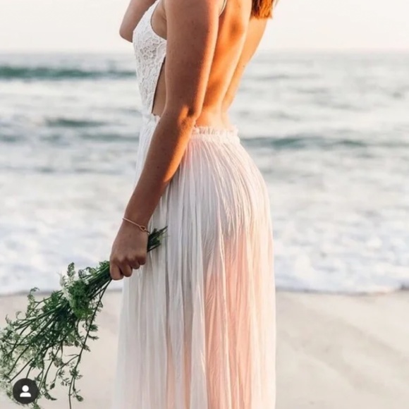 Backless Lace Detail White Maxi Dress - Picture 13 of 17